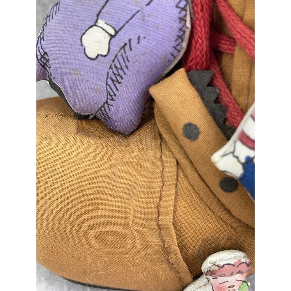 VTG T&R Floyd Old Lady Lived in a Shoe Plush Ornament 1989 Christma - Picture 8 of 9